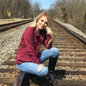 Meet your Posher, Madelyn